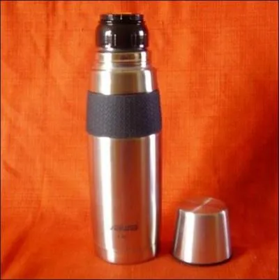 L'cossais inventeur de la bouteille isolante s'appelle :