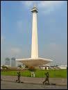 Enfin en 10 ème position , cette mégapole indonésienne de 17 M ha avec la photo de son monument national...