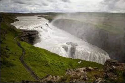 Comment se nomme le sport traditionnel d'Islande qui est une forme de lutte dont les origines remontent &agrave; l'&acirc;ge des Vikings ?