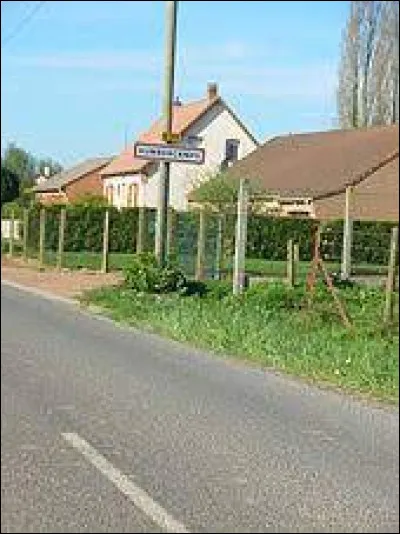 Nous partons dans les Hauts-de-France, à Humbercamps. Village de l'arrondissement d'Arras, il se situe dans le département ...