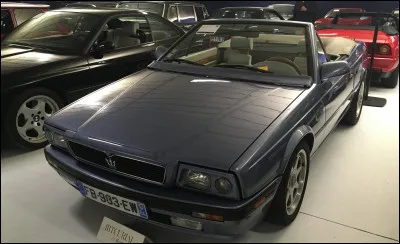 Cette Maserati est un modèle emblématique de l'ère De Tomaso, connue pour avoir temporairement sauvé la firme de la banqueroute. Comment s'appelle cette voiture ?