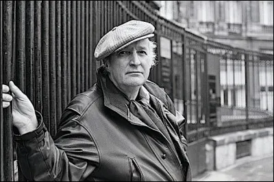 Qui est cet écrivain, auteur du roman ''La Cerise'' ?