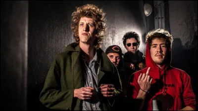 Un groupe de rock franco-australien a été fondé et basé un temps à Villejuif. Quel est son nom ?