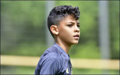 Comment s'appelle le plus grand fils de Cristiano Ronaldo ?