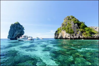 Sur quelle île les personnes éliminées s'affrontent-elles ?