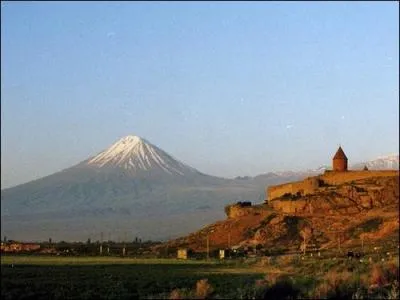 L'arche de No s'choua sur ce mont aprs le Dluge :