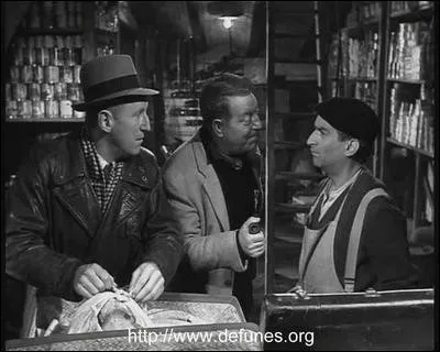 Clandestinement : dans le film mythique "La Traversée de Paris", l'action se passe durant l'occupation en 1942 et Marcel Martin, un chauffeur de taxi au chômage, se fait un peu d'argent, en livrant clandestinement des produits alimentaires vendus au marché noir. Par qui Marcel Martin était-il incarné ?