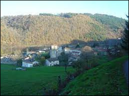 Village d'Auvergne-Rhône-Alpes, dans l'arrondissement d'Ambert, Saint-Gervais-sous-Meymont se situe dans le département ...