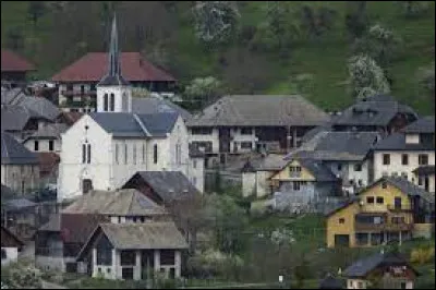 Commune d'Auvergne-Rhône-Alpes, dans le Grand Chambéry, Bellecombe-en-Bauges se situe dans le département ...