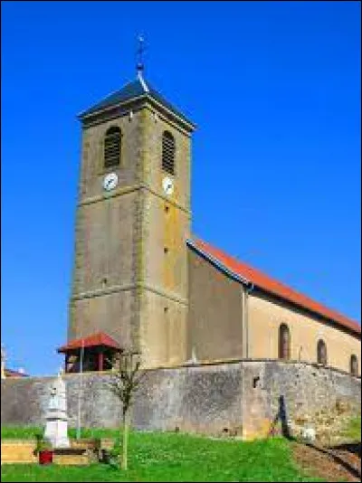 Voici l'église Saint-Barthélemy, à Landroff. Village du Grand-Est, dans l'agglomération de Saint-Avold, il se situe dans le département ...