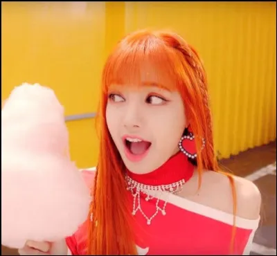 Dans quel clip Lisa mange-t-elle une barbe à papa ?