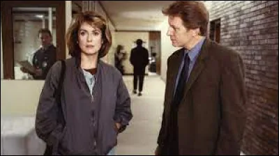 Quelle actrice détient le rôle principal du film "Fréquence meurtre" sorti en 1988 ?