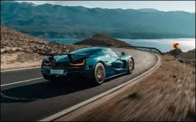 Quelle est la voiture poss&eacute;dant la plus grande puissance au monde en 2021 ?