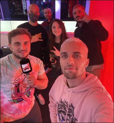 Avec qui Squeezie a-t-il tourné le clip "Bye Bye" ?