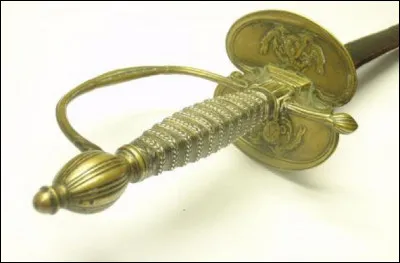 Sur une arme blanche, à quoi sert la garde ?