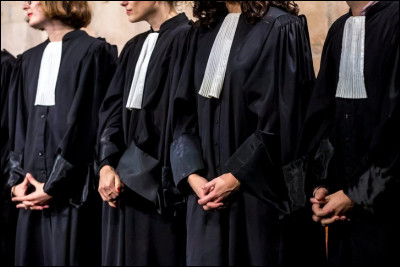 Quelle famille a un père avocat ?