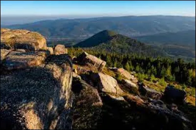 Quel est le nom de ce sommet gréseux du massif des Vosges culminant à 1 008 mètres d'altitude ?