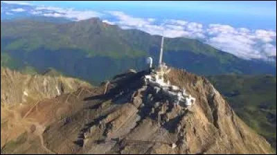 Dans quel département de la région Occitanie se situe le pic du Midi de Bigorre ?