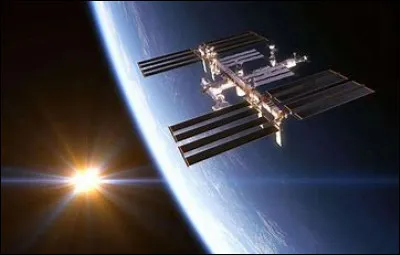 Après avoir embarqué pour la deuxième fois de sa vie vers l'ISS (Station Spatiale Internationale mais en anglais) le 23 avril 2021, à quelle date devient-il le premier français commandant de l'ISS ?