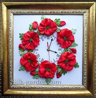 Quel chanteur fait défiler les heures dans sa chanson, écrite pendant le confinement 2019, intitulée "On s'fait si bien du mal" ?
(et que je vous ai déjà présenté dans un quiz ayant pour thème les youtubeurs)