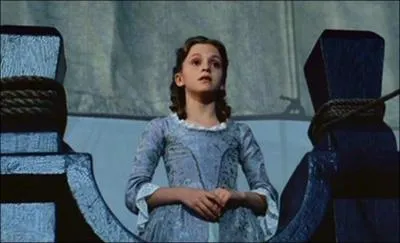 Quelle comptine la petite Elizabeth Swann chante-t-elle au dbut de 'Pirates des Carabes' ?