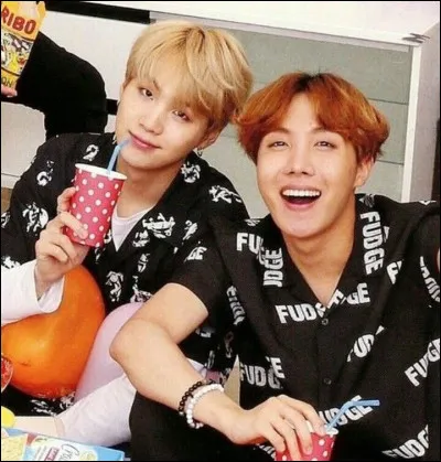 Quels membres sont sur cette image ?