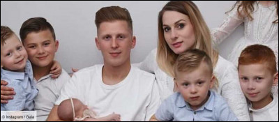 Est-ce que le personnage principal a encore ses parents ?