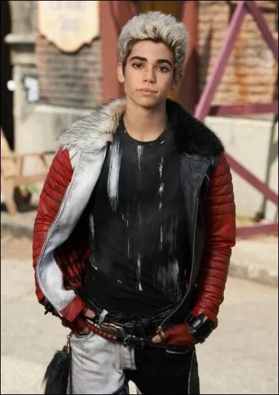 Comment s'appelle le fils de Cruella d'Enfer ?