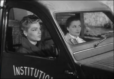 En 1951 un nouveau modèle de 2 CV sort des usines Citroën. Quel est ce modèle ?