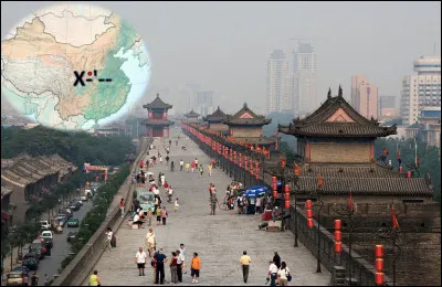 Quelle est cette ville de Chine, berceau de la civilisation chinoise, ancienne capitale du pays, cité fortifiée âgée de plus de 3 000 ans ?
