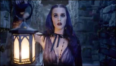 De quoi parle la chanson Wide Awake ?