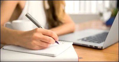 Joséphine est chargée de réceptionner, rédiger et transmettre les courriers et les e-mails, gérer l'agenda de ses responsables, organiser des réunions, prendre en note les échanges et rédiger les comptes rendus, trier et organiser le classement de documents et dossiers. Quel métier fait-elle ?