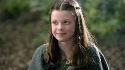 Comment fait M Tumnus pour endormir Lucy ?