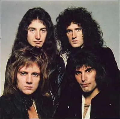 Au sein de quel groupe a-t-il rencontré un grand succès ?