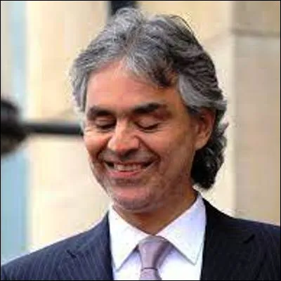 Quelle chanteuse s�est fait conna&icirc;tre gr&acirc;ce &agrave; son tube "Vivo per lei" en duo avec Andrea Boccelli ?