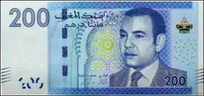 À Rabat, je me suis offert un superbe tajine. J'ai payé avec :