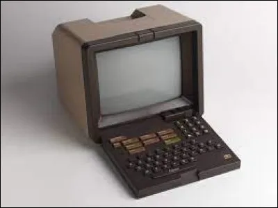 Comment se nomme cette machine informatique apparue en 1980 ?