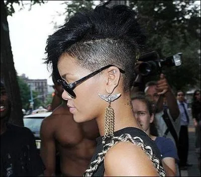 Qui est-ce, divine star du R&B qui change tous le temps de style ?