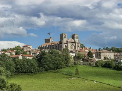 Quel est le gentilé des habitants de ''La Chaise-Dieu'', commune située dans le département de la '''Haute-Loire'' en région ''Auvergne-Rhône-Alpes'' ?