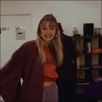 Dans « Bruxelles je taime », Angèle chante : 
« Bruxelles je taime, Bruxelles je taime ... »