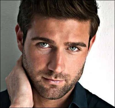 Dernière question, à quoi ressemble ton crush ?