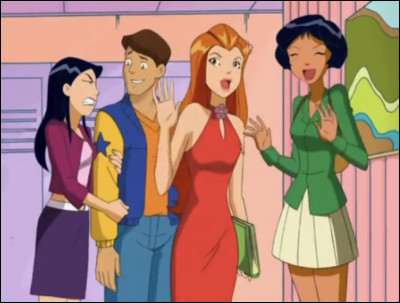 Qui est le garçon derrière avec Mandy ?