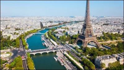 Il ne s'agissait pas seulement de répondre à des difficultés telles que la solidité des fondations, sa stabilité, sa résistance au vent, etc. ; mais il fallait encore arriver à satisfaire ces conditions sans...