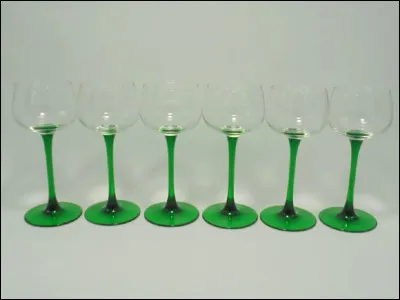 Dans quelle région, les verres sont-ils traditionnellement verts ?