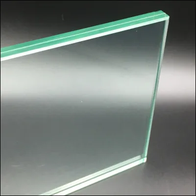 Hormis le verre, de quoi est composé le verre feuilleté ?