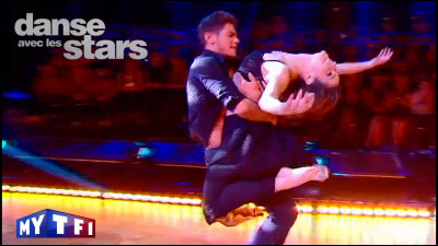 Cette danse est souvent une danse sentimentale, elle s'ouvre au monde, cette danse est une danse d'émotion, je suis...