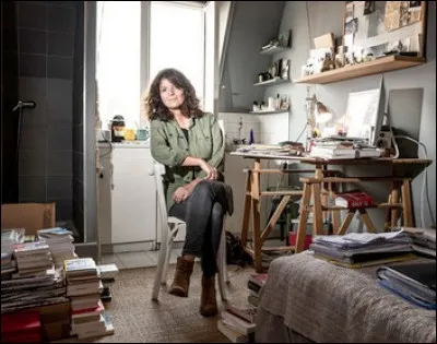 Littérature - Quelle écrivaine est l'auteure du roman "Naissance d'un pont" qui remporte le prix Médicis en 2010 ?