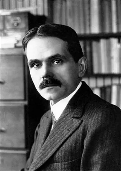 Social - Quel député fait adopter en 1931 une loi pour la création d'une cotisation employeur pour charge de famille aux salariés ?