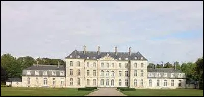 Je vous emm&egrave;ne pr&eacute;sent dans les Hauts-de-France la d&eacute;couverte du ch&acirc;teau de Bertangles. Commune de la m&eacute;tropole Ami&eacute;noise, elle se situe dans le d&eacute;partement ...