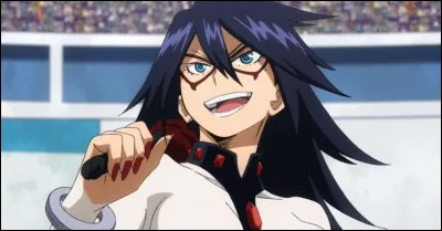 Quel cours Midnight enseigne-t-elle ?